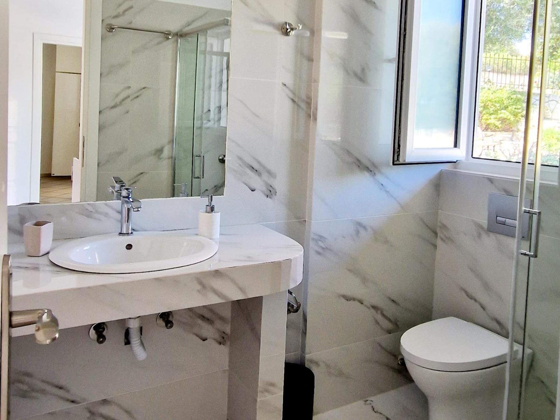 Panorama Apartments Fiscardo Фискардон Экстерьер фото